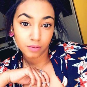 Meet your Posher, Dana